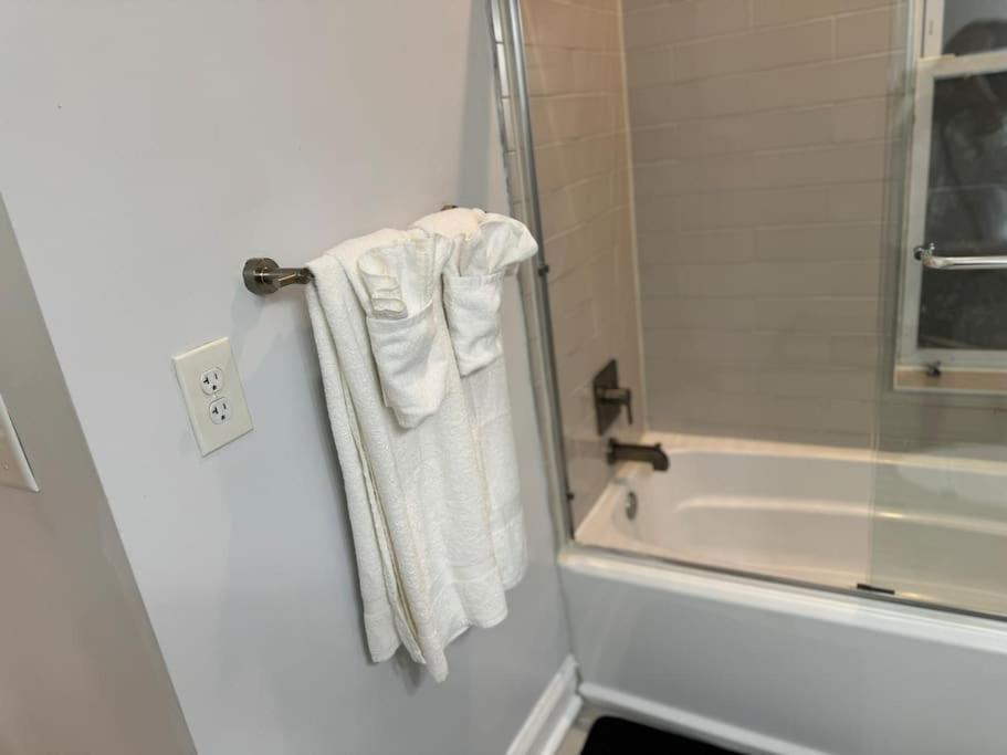 Apartment Modern 4br Columbia Heights Gem Walk 2 Metro & Shops Washington